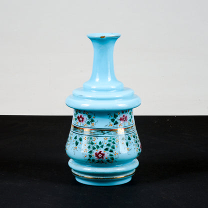 vaso bottiglia opalina con decori florealo e geometrici in oro piccola sbecatura sopra
