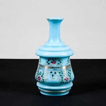 vaso bottiglia opalina con decori florealo e geometrici in oro piccola sbecatura sopra