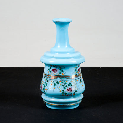 vaso bottiglia opalina con decori florealo e geometrici in oro piccola sbecatura sopra