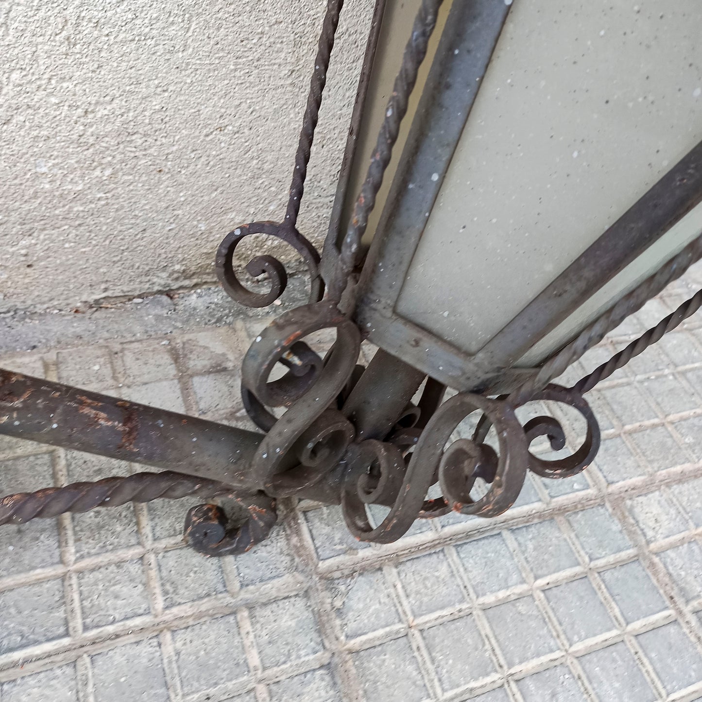 Lanterna lampione da esterno in ferro da angolo