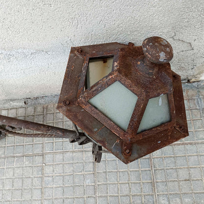 Lanterna lampione da esterno in ferro da angolo