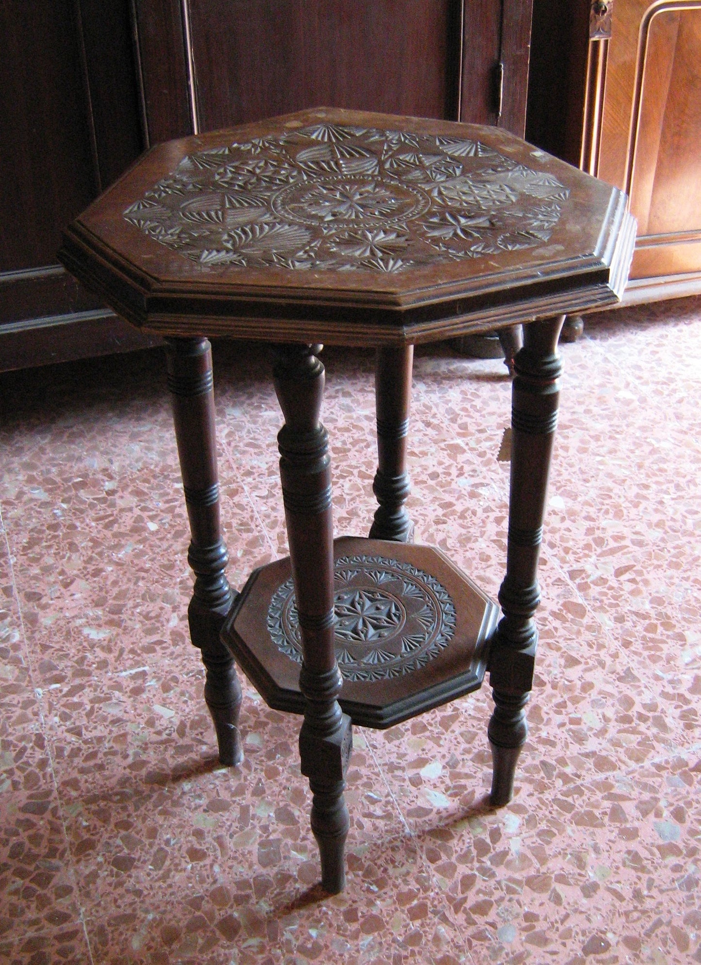 TAVOLINETTO LIBERTY OTTAGONALE