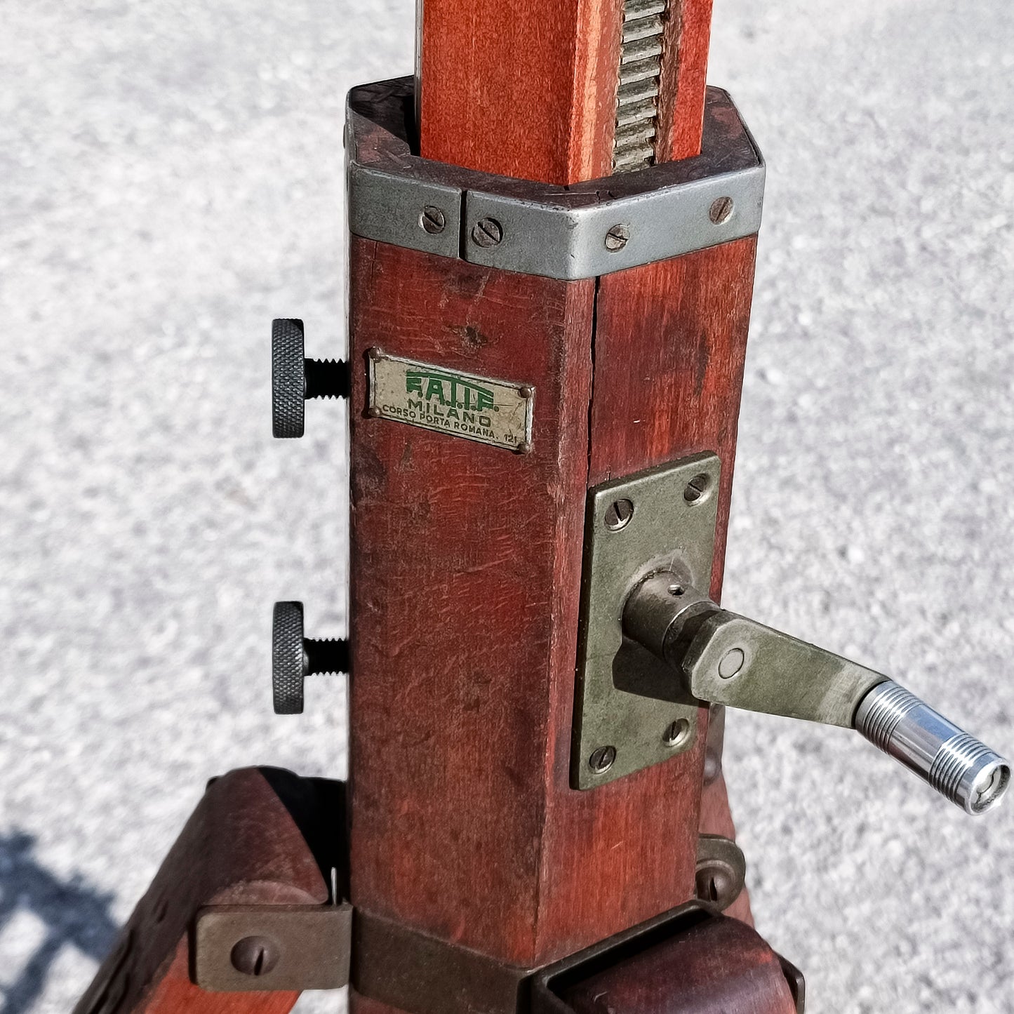 cavalletto colonna a cremagliera da banco ottico ditta fatif