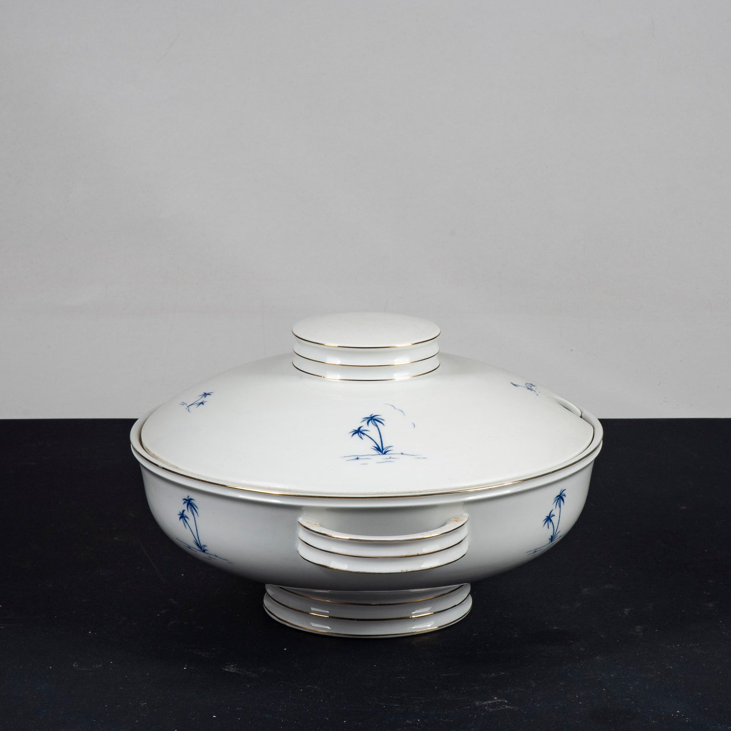 zuppiera verbano laveno ceramica con decori blu
