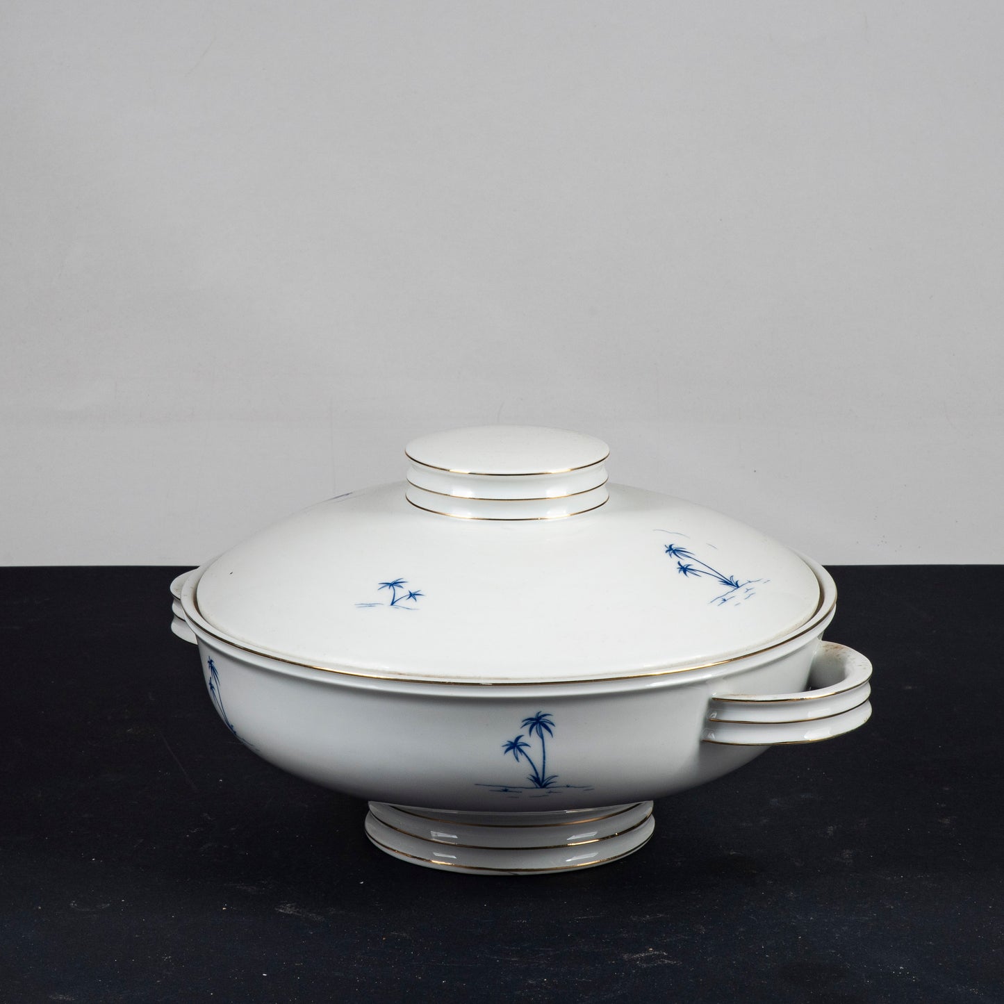 zuppiera verbano laveno ceramica con decori blu