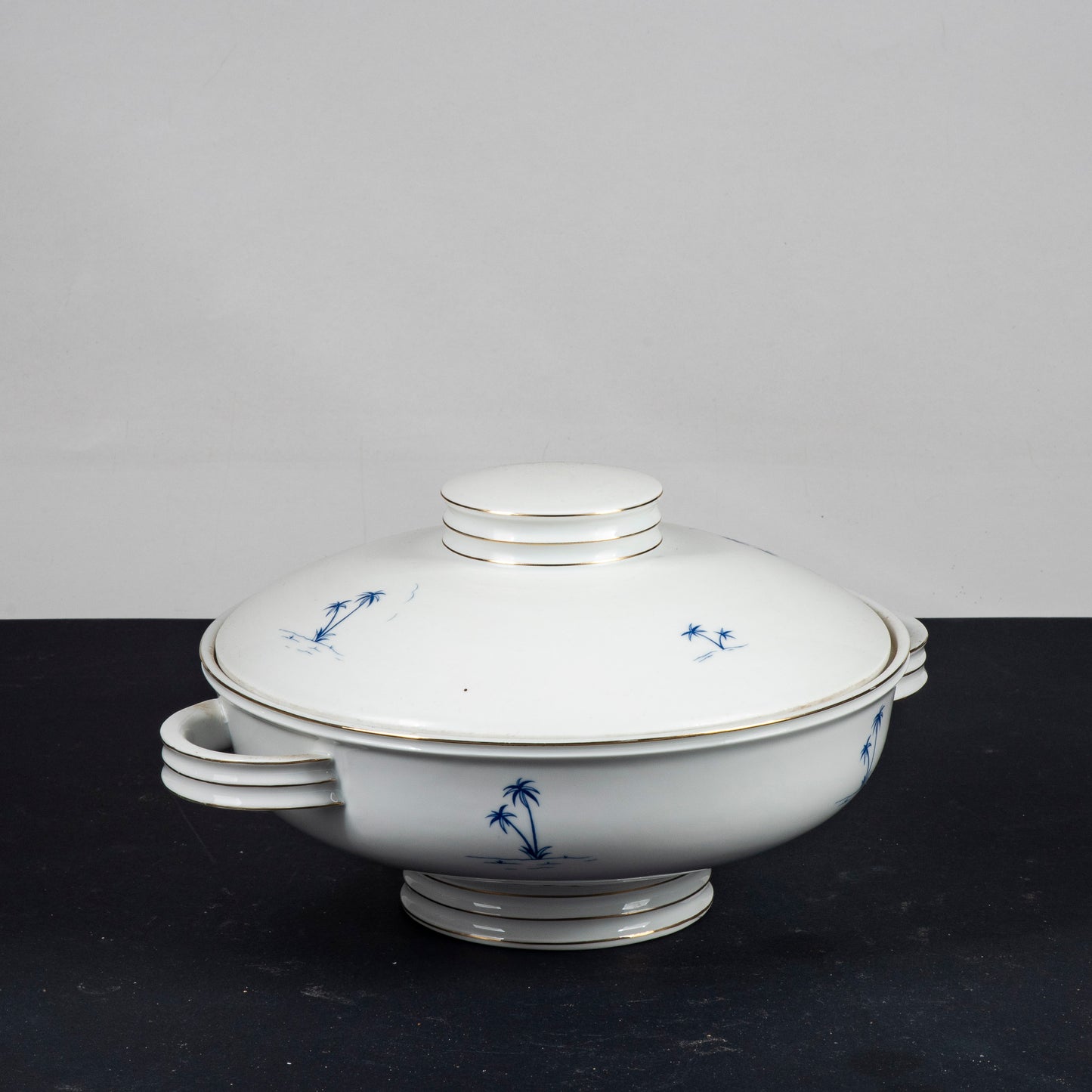 zuppiera verbano laveno ceramica con decori blu