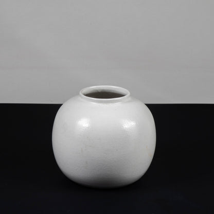 vaso in ceramica bianco con finitura bucciata