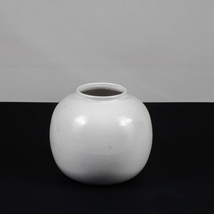 vaso in ceramica bianco con finitura bucciata