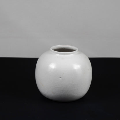 vaso in ceramica bianco con finitura bucciata