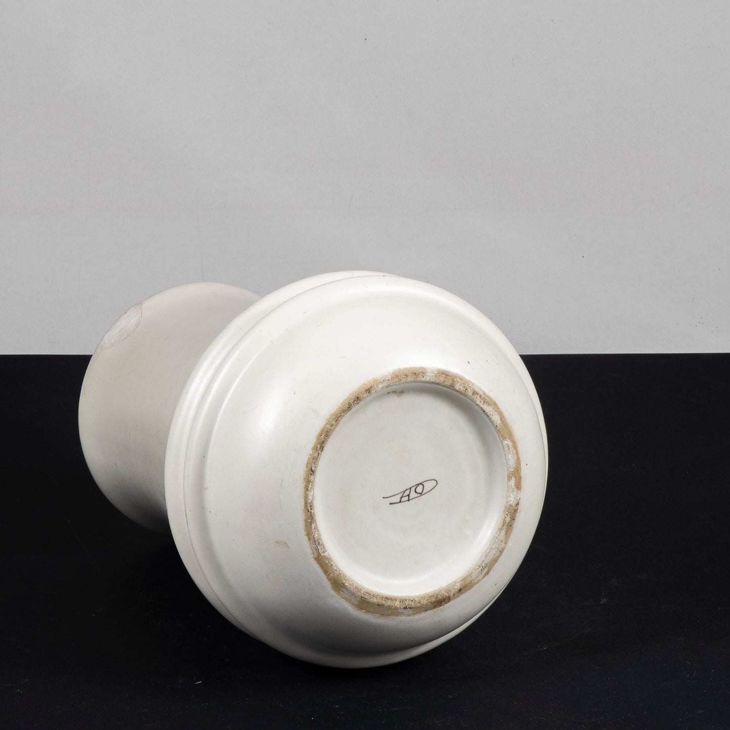 vaso in ceramica biano buccellato