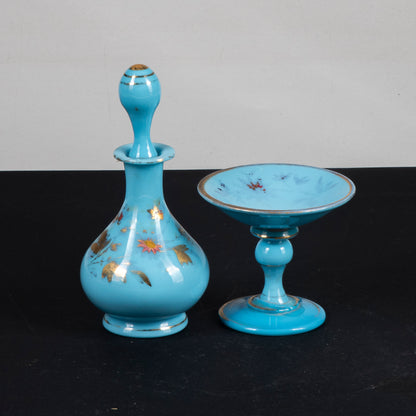 coppia di soprammobili decori in vetro opalino inizio secolo e decori dorati