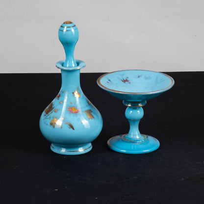 coppia di soprammobili decori in vetro opalino inizio secolo e decori dorati