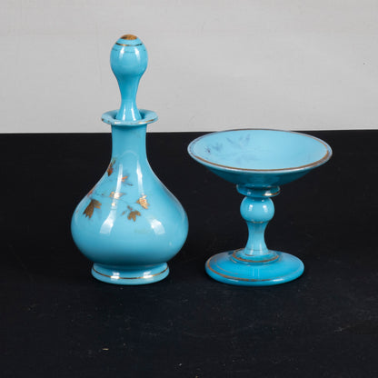 coppia di soprammobili decori in vetro opalino inizio secolo e decori dorati