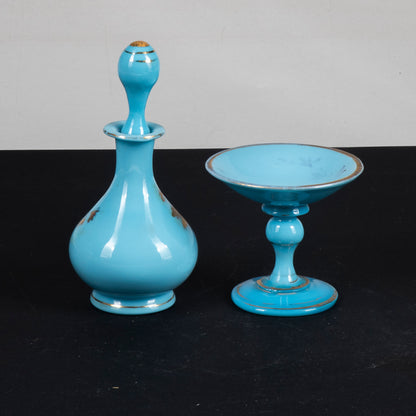 coppia di soprammobili decori in vetro opalino inizio secolo e decori dorati