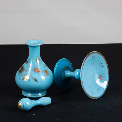coppia di soprammobili decori in vetro opalino inizio secolo e decori dorati