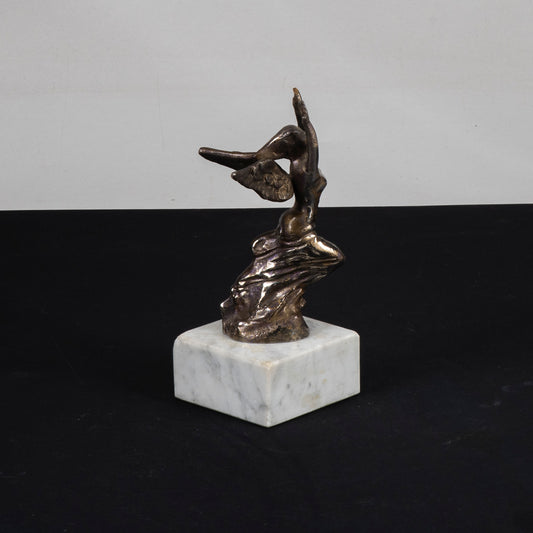 Statua base marmo e figura donna alata metallo argentato anni 1990