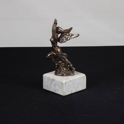 Statua base marmo e figura donna alata metallo argentato anni 1990