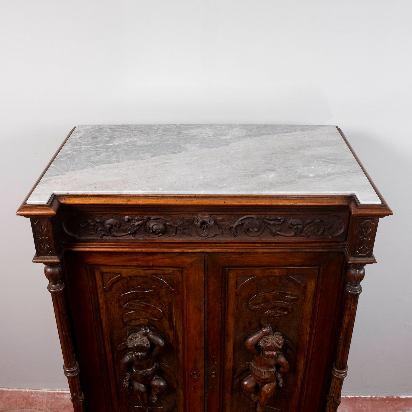 mobile credenza secretaire intagliato con cassetti