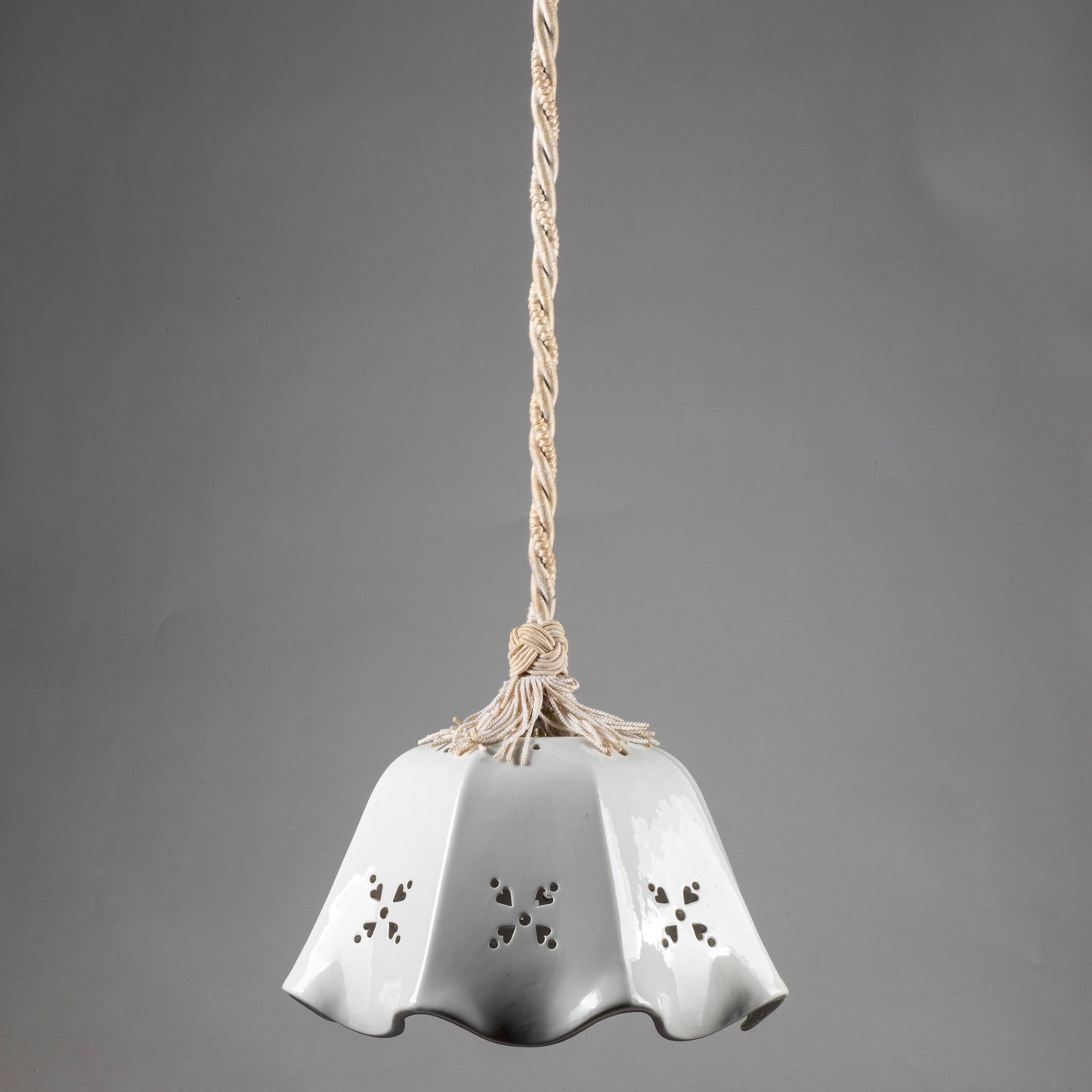 lampadario in ceramica bianca epoca fine 900