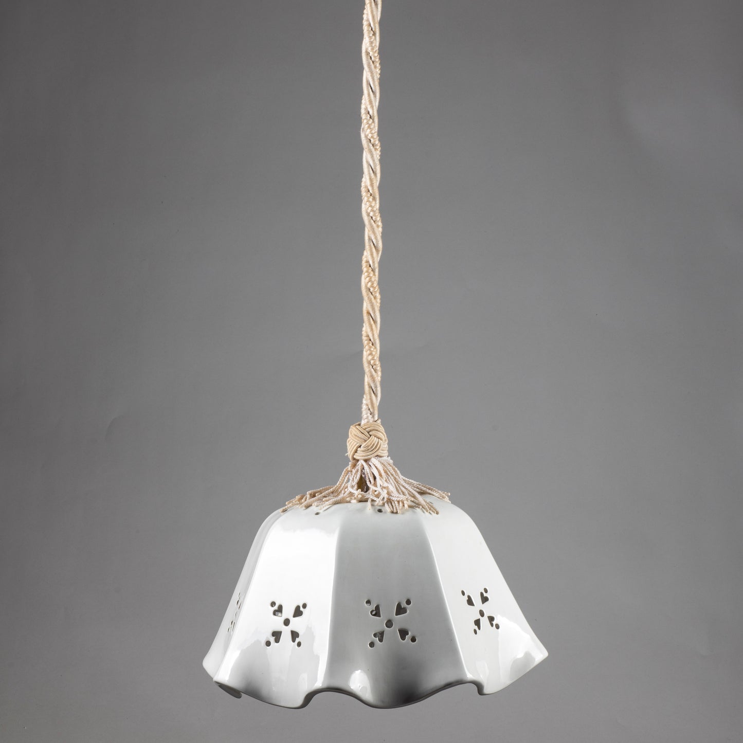lampadario in ceramica bianca epoca fine 900