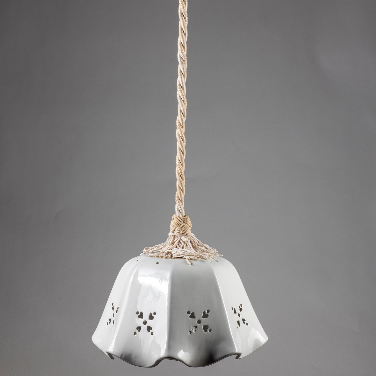 lampadario in ceramica bianca epoca fine 900