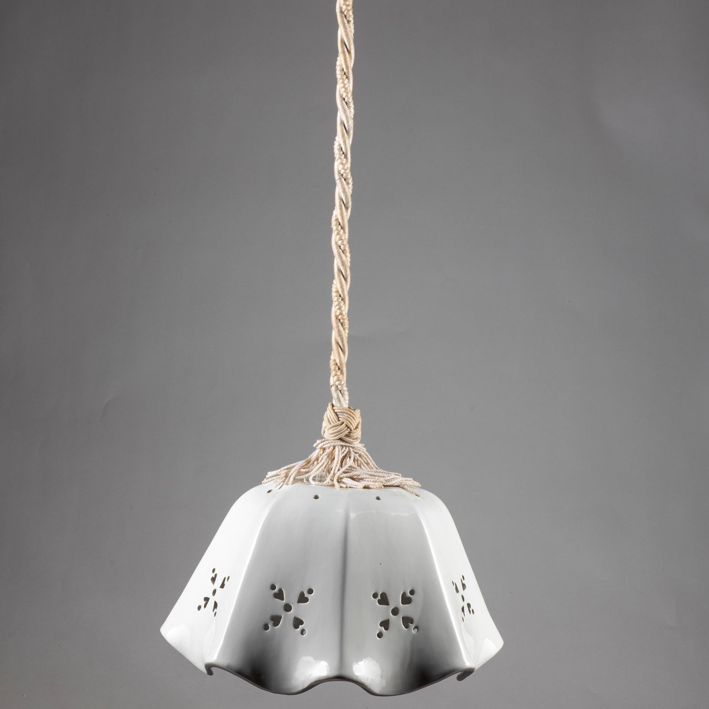 lampadario in ceramica bianca epoca fine 900