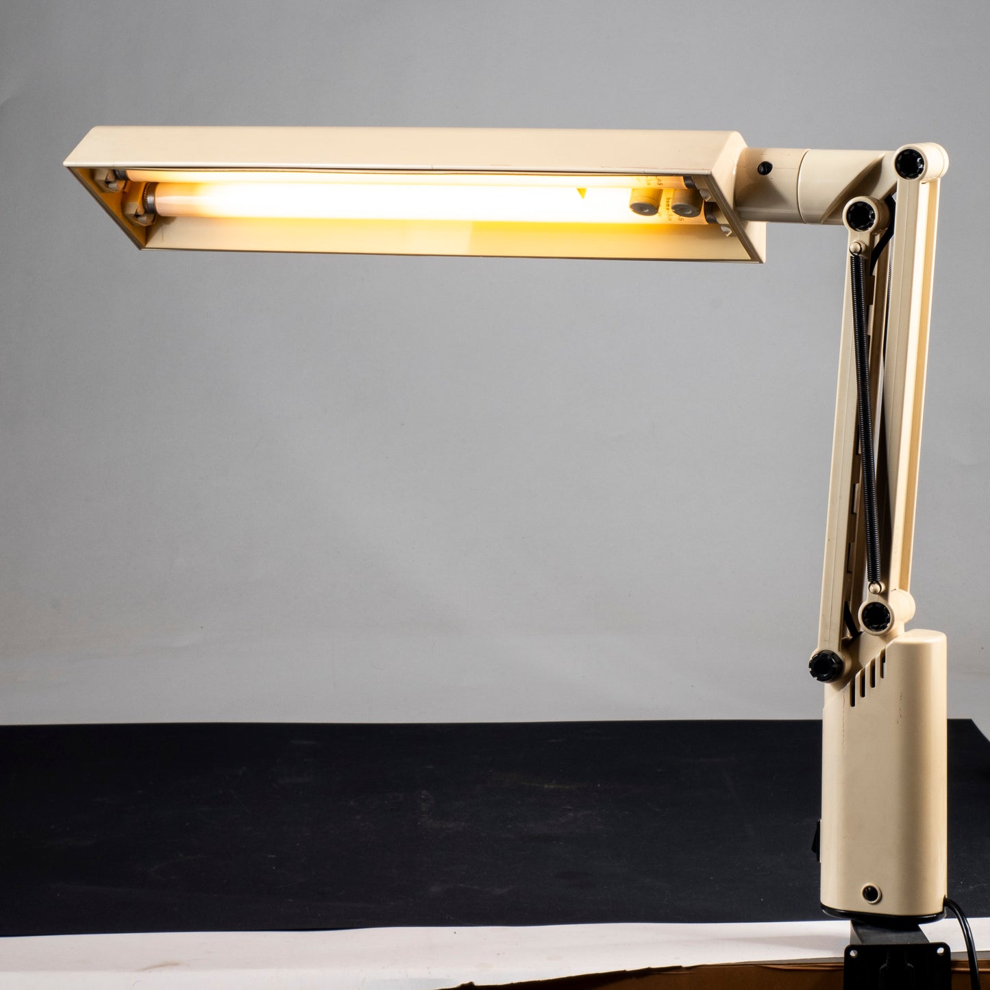 lampada da tavolo scrivania a&e design fagerhults sweden 7077