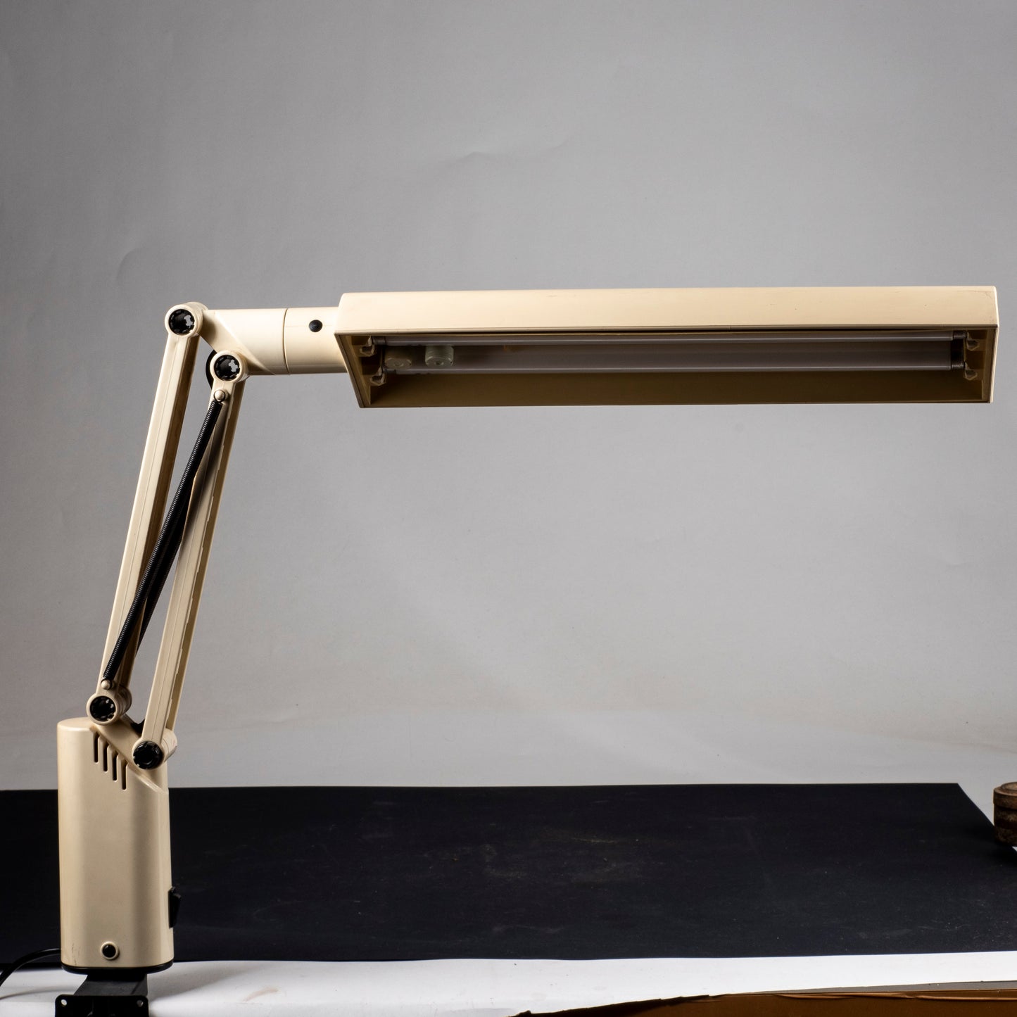 lampada da tavolo scrivania a&e design fagerhults sweden 7077