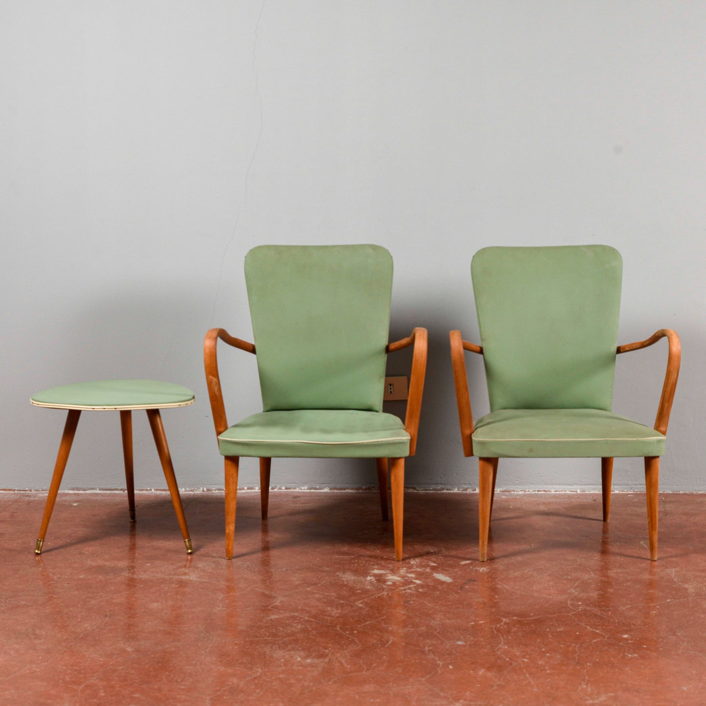 set coppia sedie poltroncine con tavolino meta 900 da sistemare