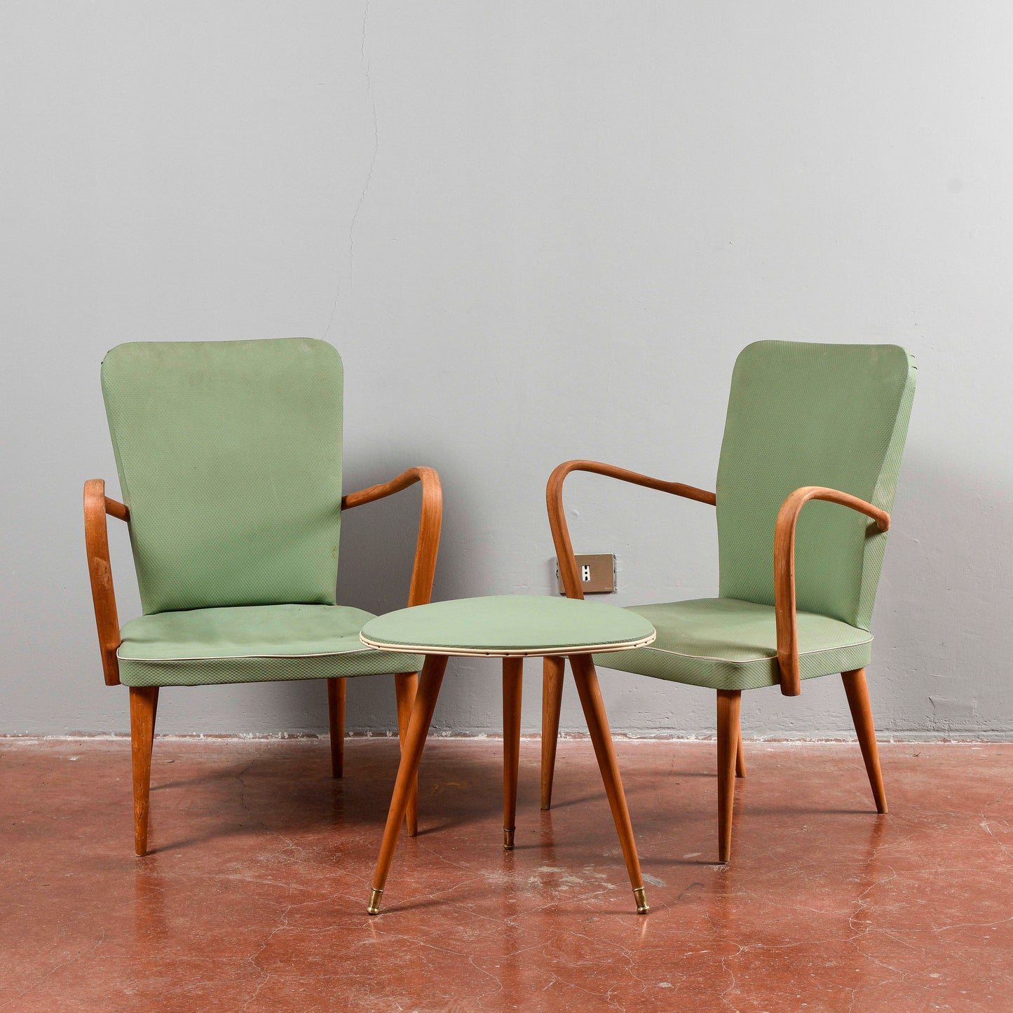 set coppia sedie poltroncine con tavolino meta 900 da sistemare