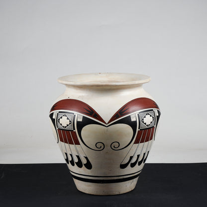 Vaso in terracotta dipinta con decori grafici neri e rossi 1980