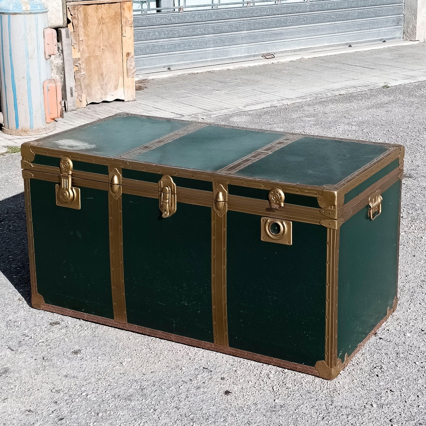 Baule vintage senza carta sul coperchio anni 1960