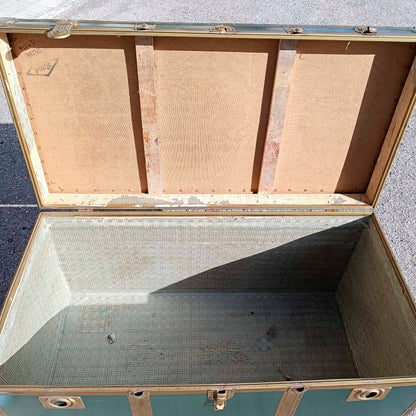 Baule vintage senza carta sul coperchio anni 1960