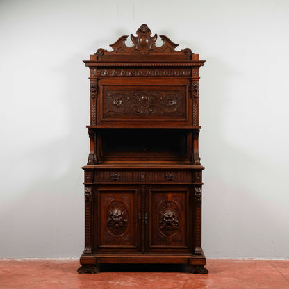 Credenza con piattaia  intagliata noce Italia 1880