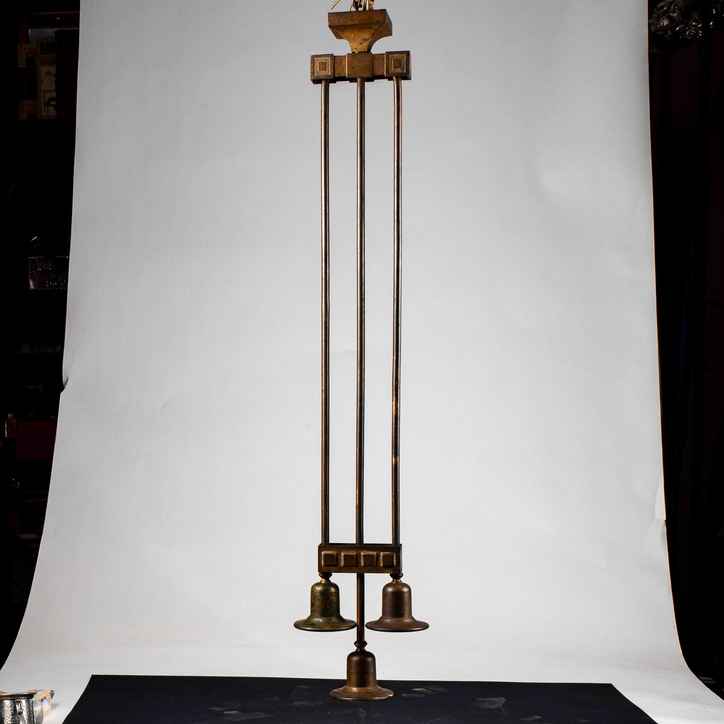 Lampadario Art decò  in metallo ottone a 3 luci