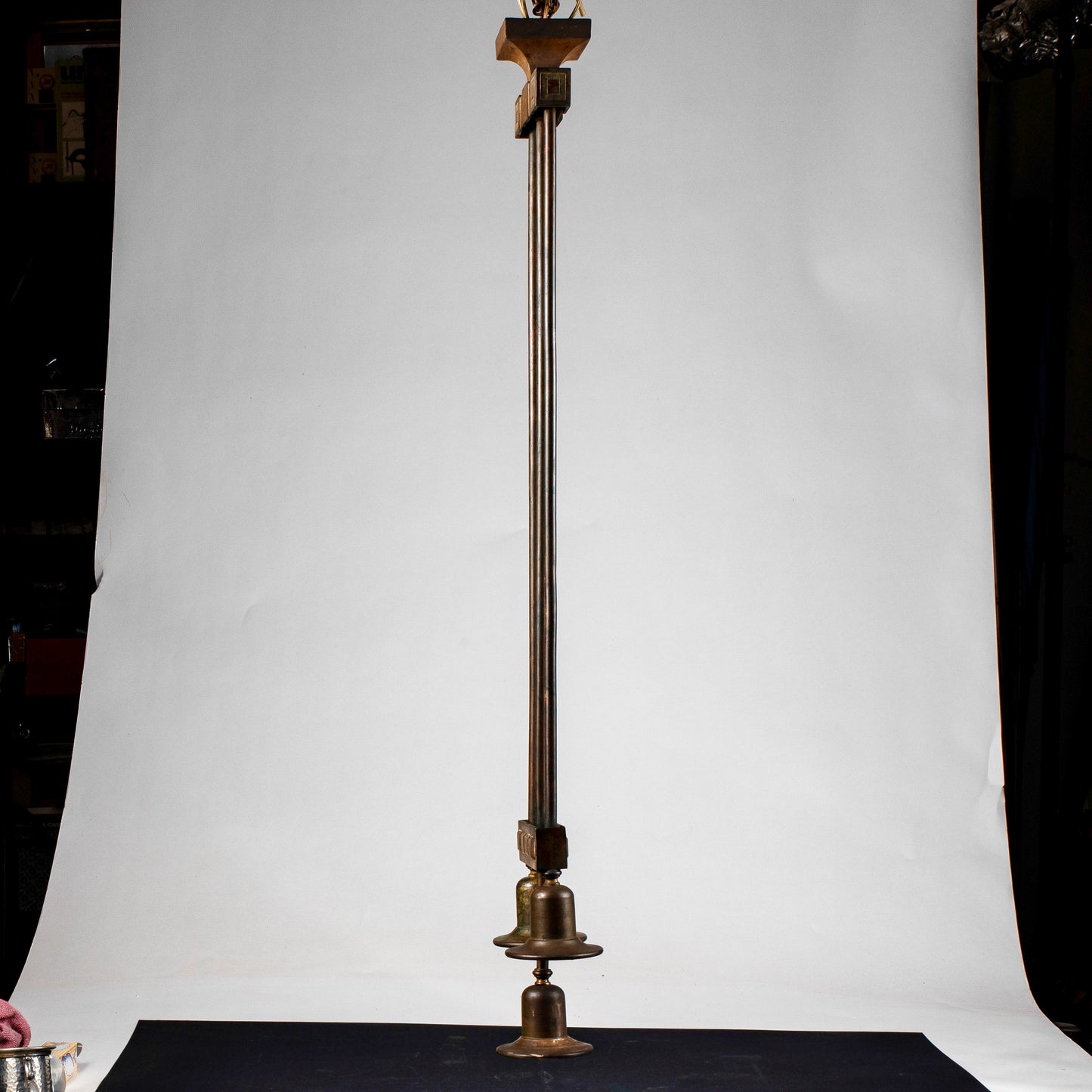 Lampadario Art decò  in metallo ottone a 3 luci