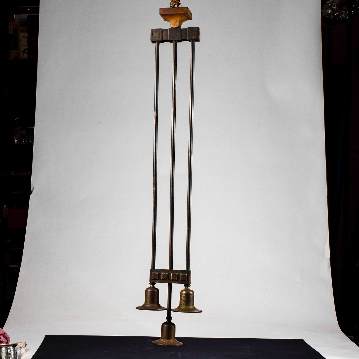 Lampadario Art decò  in metallo ottone a 3 luci