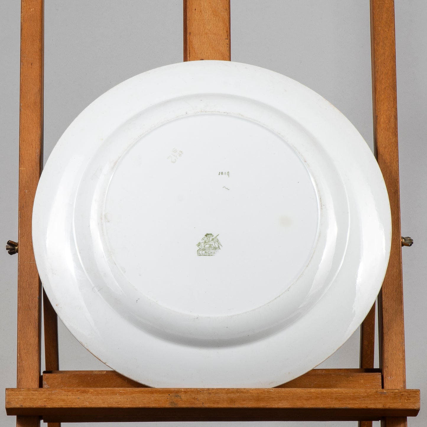 Piatto ceramica firmato S.C. Richard  epoca 900