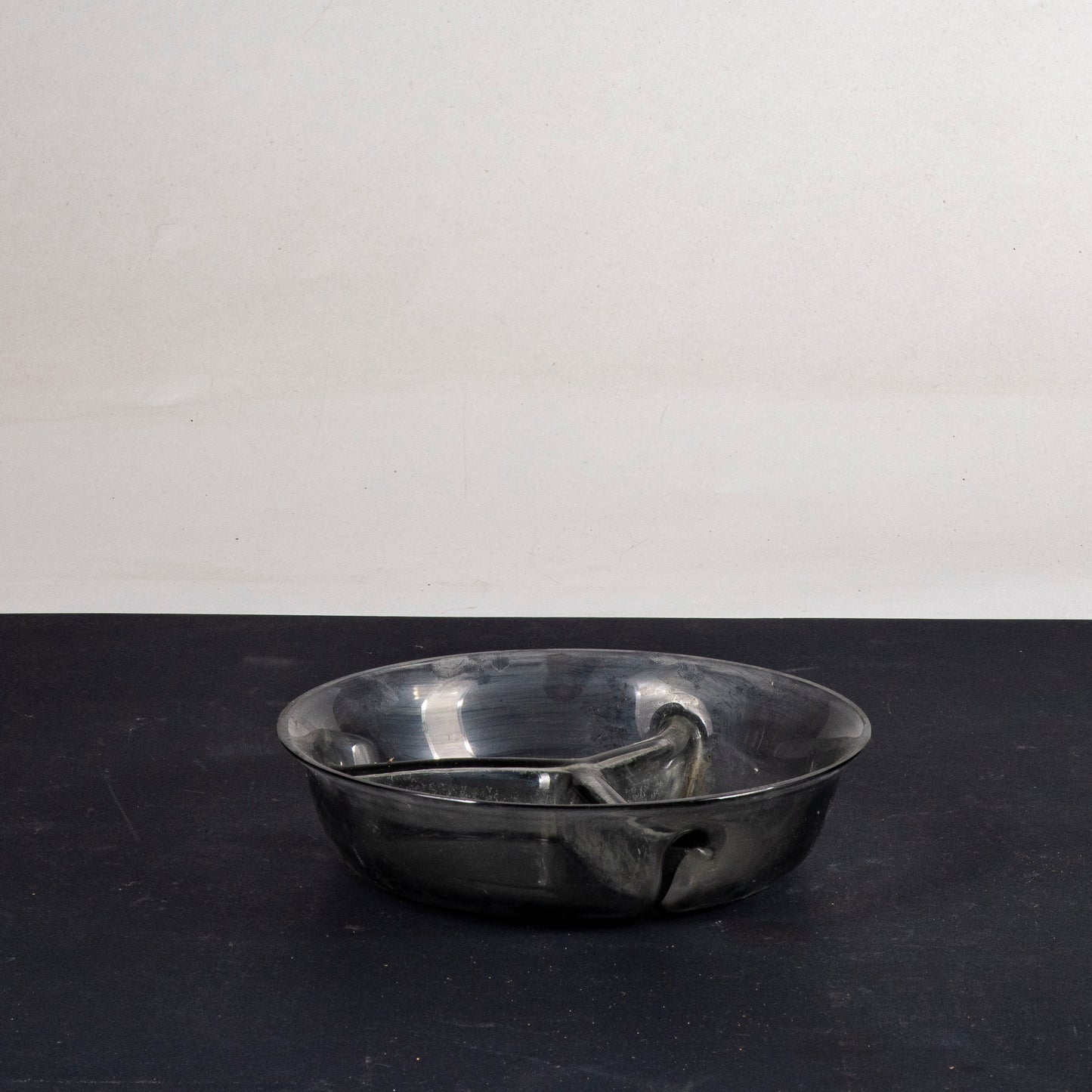Piatto in vetro Murano fumé originale Italia 1920 con divisori