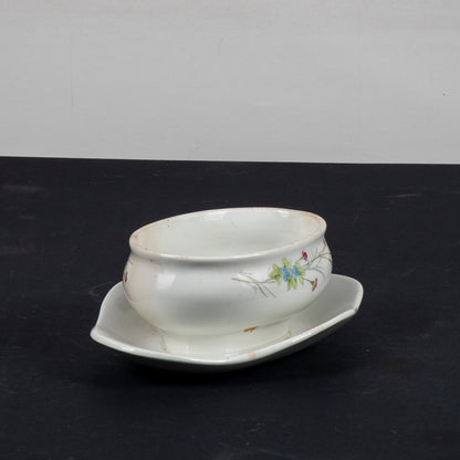 Salsiera firmata S.C.Richard ceramica bianca con decori a fiori  Italia XX sec