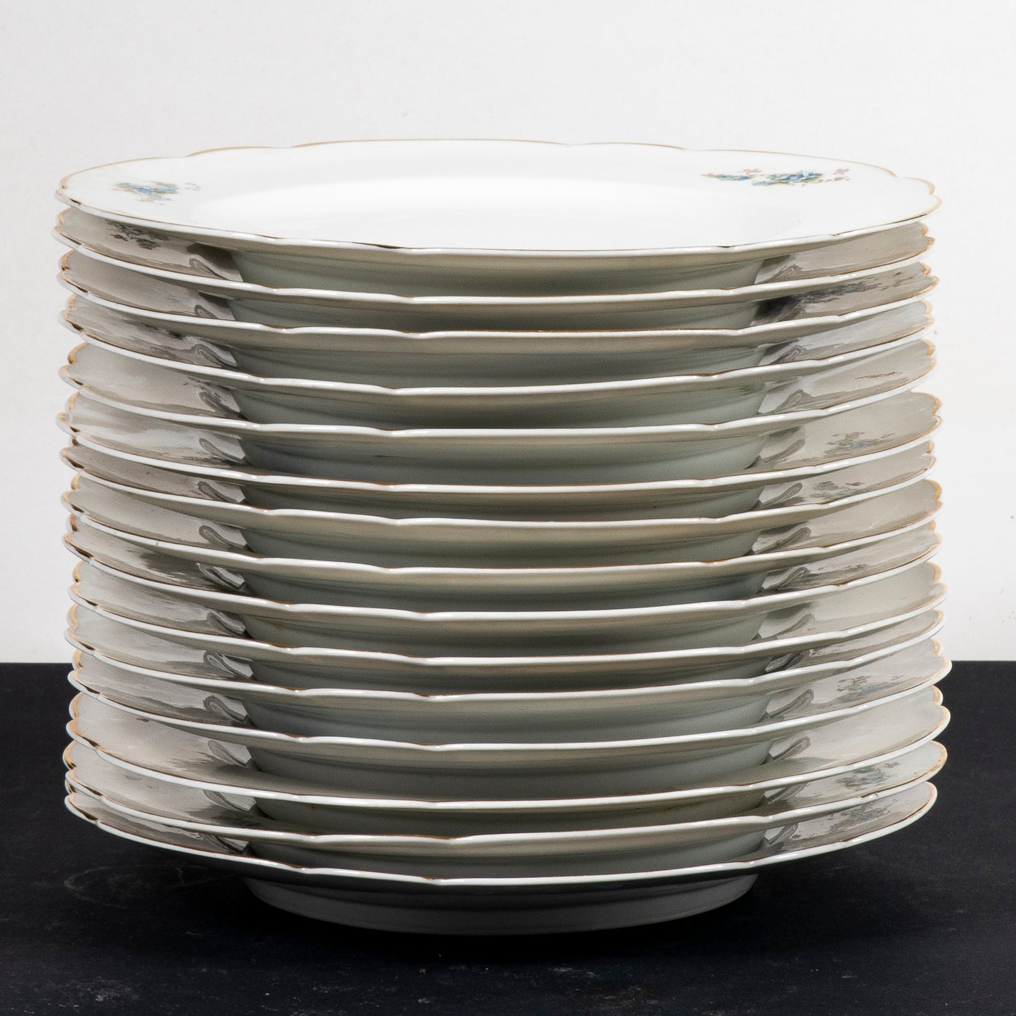 Set 15 piatti piani decorati floreali ceramica 1950