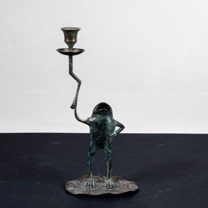 Candeliere a forma di ranocchio in bronzo anni 1980