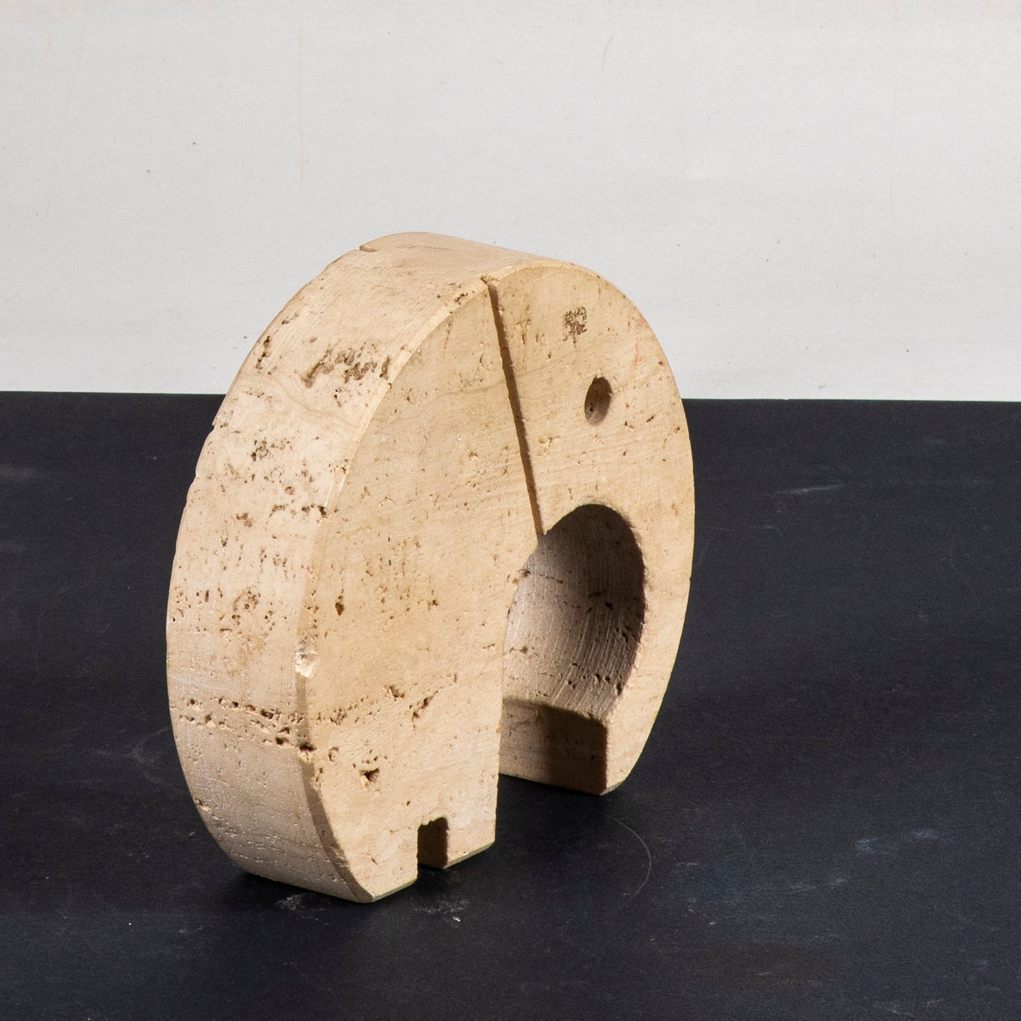 scultura in pietra figura di elefante
