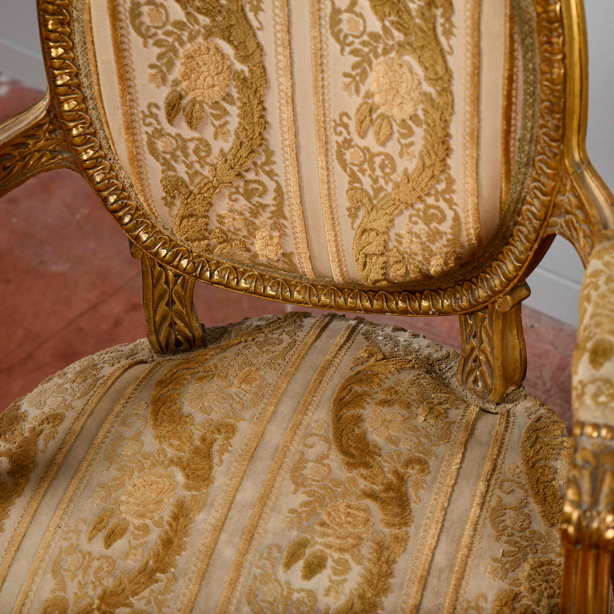 Coppia di poltrone dorate stile Napoleone III