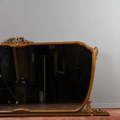 Specchiera orizzontale con decori a foglia oro Italia 1960