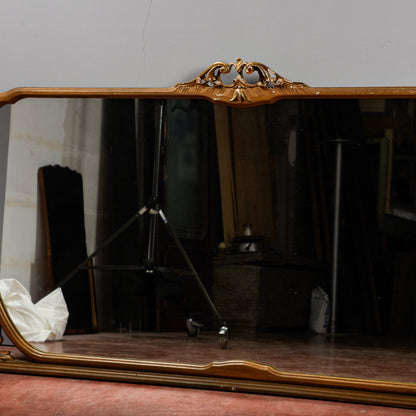 Specchiera orizzontale con decori a foglia oro Italia 1960
