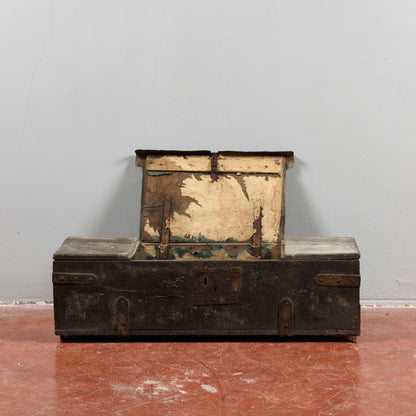 Cassa in legno e ferro epoca tardo 1800