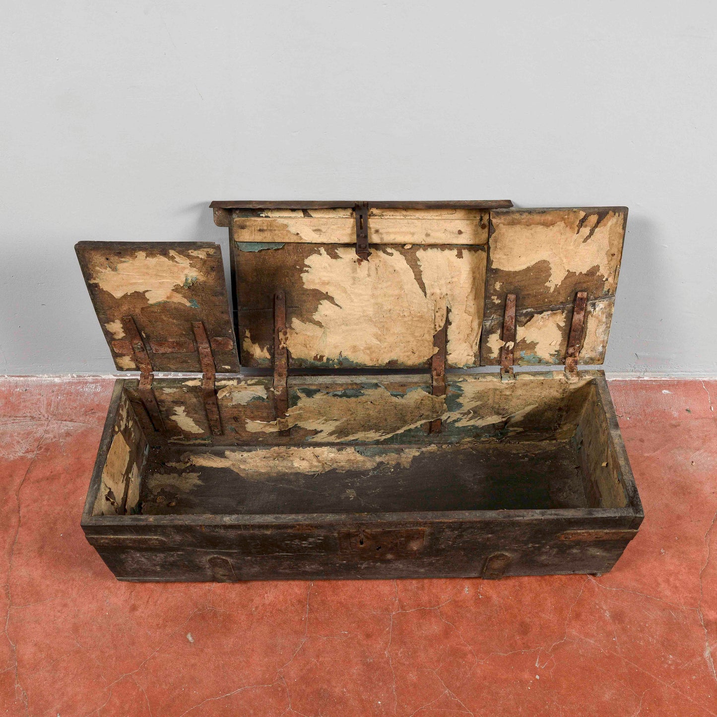 Cassa in legno e ferro epoca tardo 1800