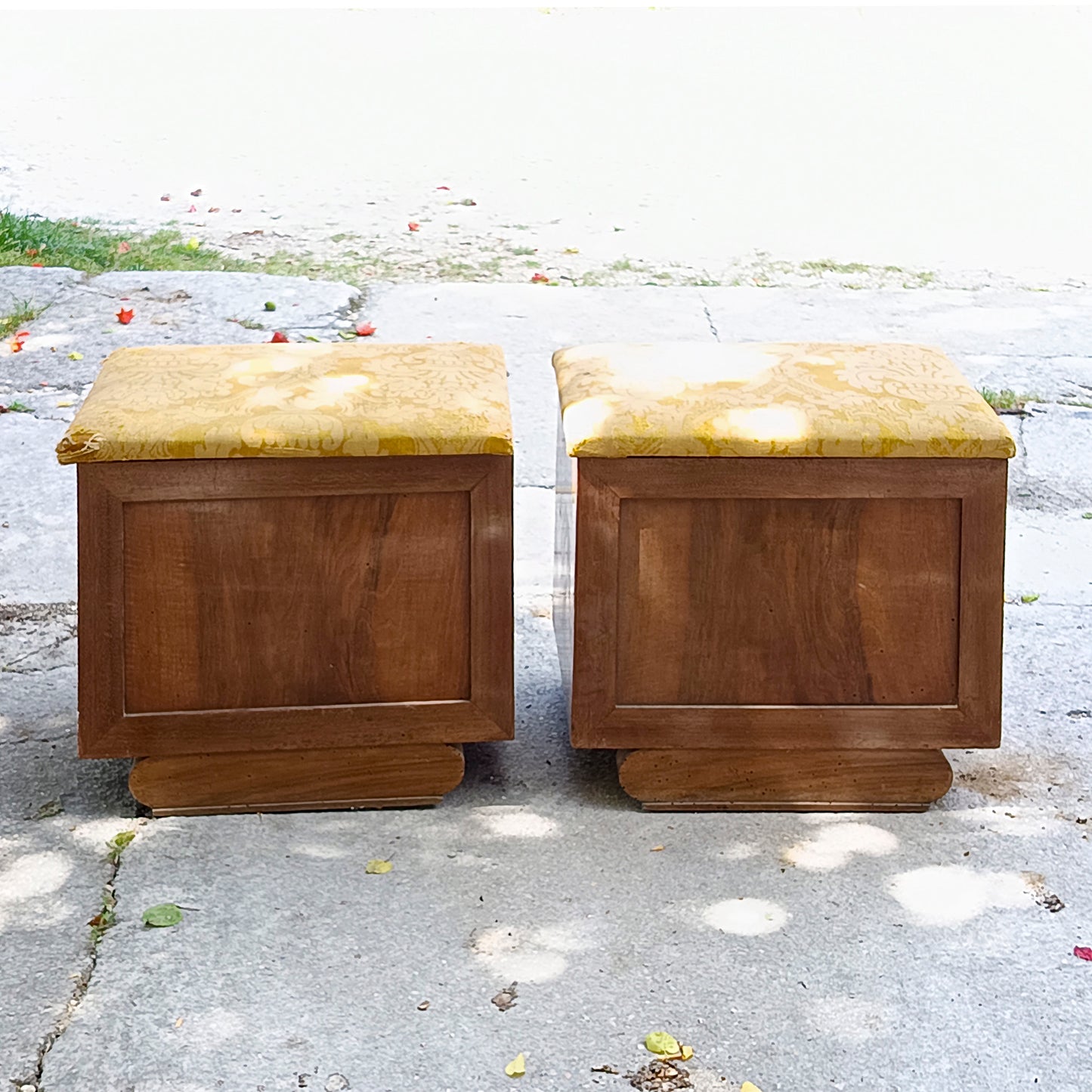 coppia pouf sgabelli comodini art deco
