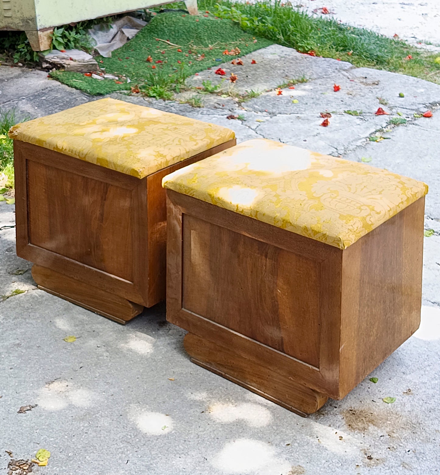 coppia pouf sgabelli comodini art deco